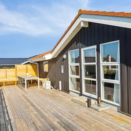 Marissa - 200m From The Sea By Interhome